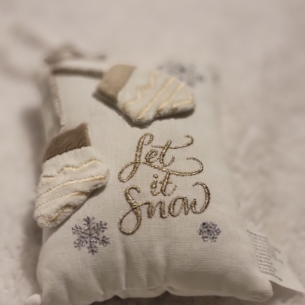 Let it Snow Cute Mini Pillow